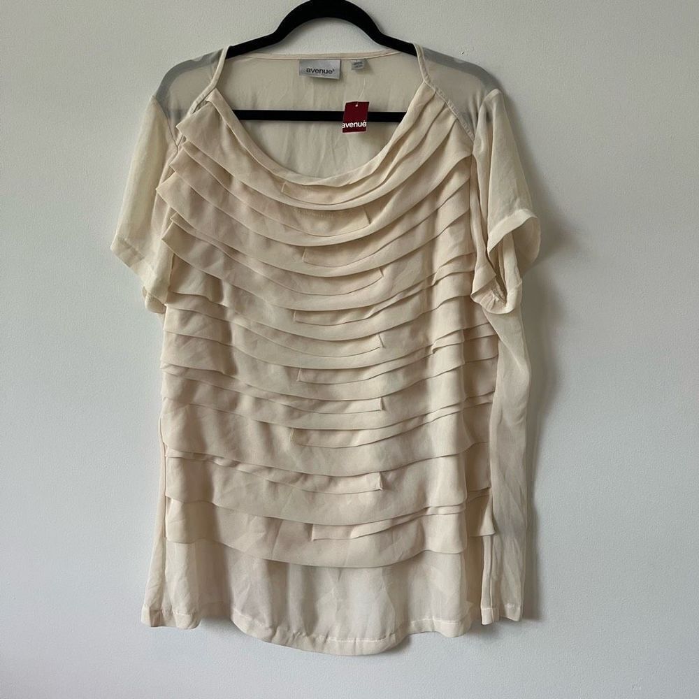 Avenue Women's Layered Pleated Sheer Short Sleeve Cream Top Size 18/20 NWT